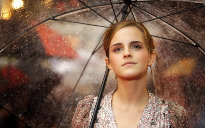 Emma Charlotte Duerre Watson in the rain