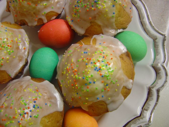Small Easter cakes