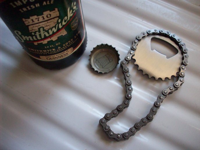 Bike chain bottle opener - HD wallpaper