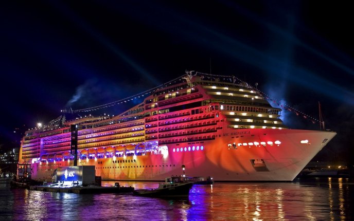Bright cruise ship HD wallpaper