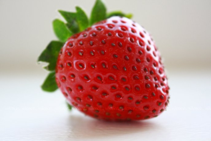 Delicious strawberry HD wallpaper