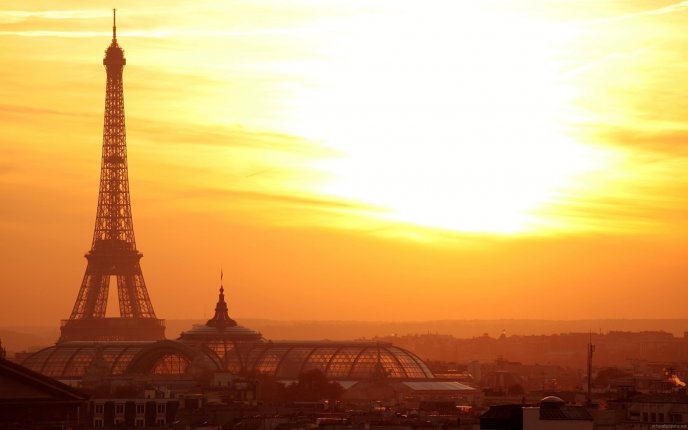 Paris - Eiffel Tower at sunset