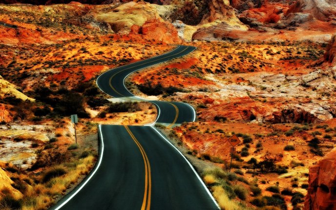 Long road through the desert HD wallpaper
