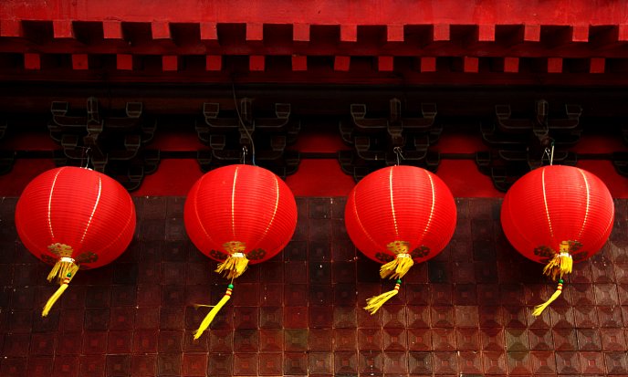 Big red Chinese lanterns HD wallpaper