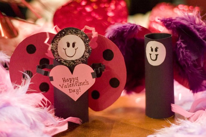 Funny mascots made ​​of paper - Happy Valentine's Day