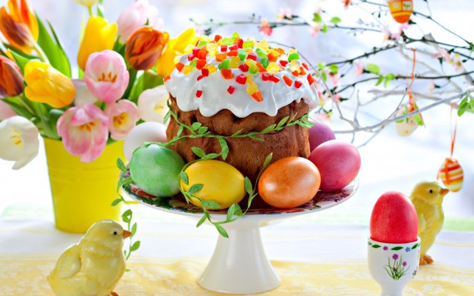 Special cake and painted eggs - Easter menu