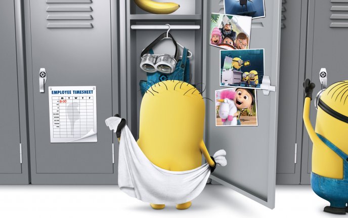 Funny minions in the locker room - Despicable me