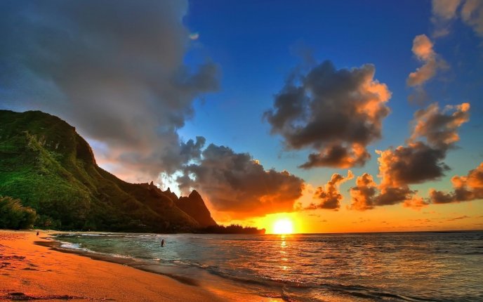 Sunrise at the seaside in Hawaii