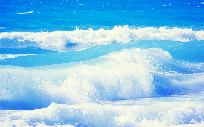 Beautiful Ocean waves - perfect summer holiday