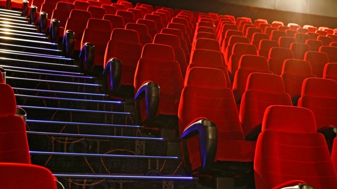 Beautiful red chairs on the cinema - HD wallpaper