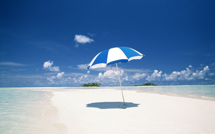 White and blue sunshade on the beautiful beach- HD wallpaper