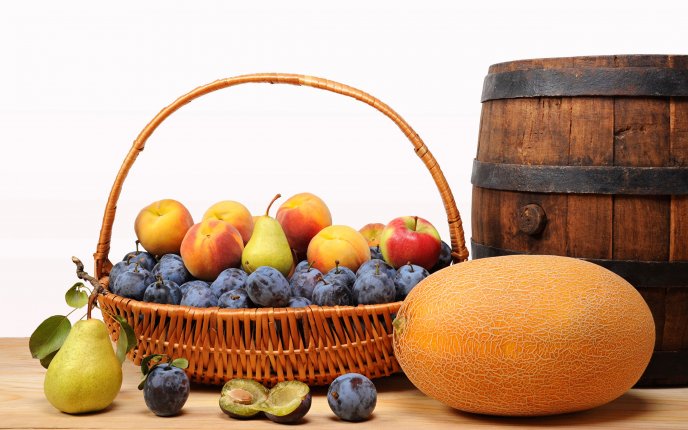 Autumn fruit basket - delicious tastes