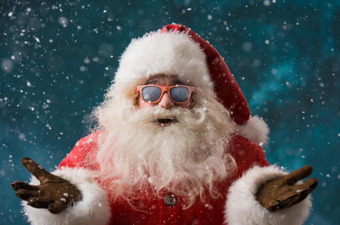 Cool Santa Claus with sunglasses - Cold and snowy winter day