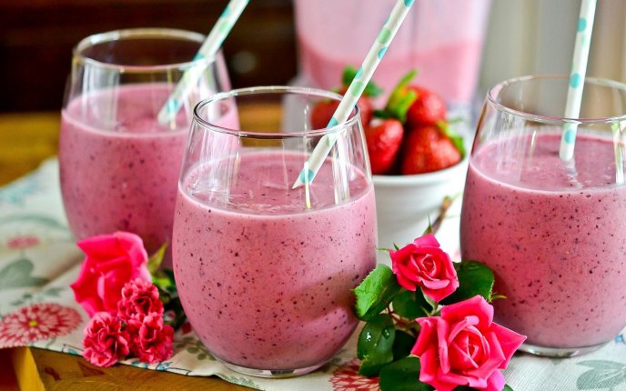 Good morning and drink a delicious strawberry smoothie