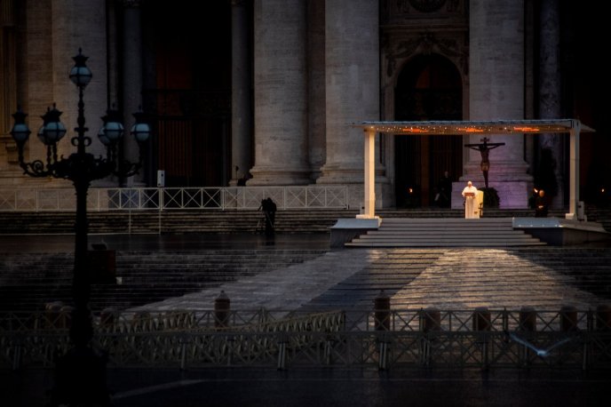 Papa Francisco Urbi et Orbi - Alone at Vatican Italy