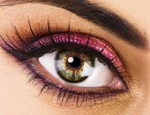 Big brown eye - pink make-up