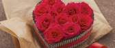 Beautiful cake - a heart full of roses HD wallpaper