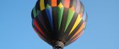 Rainbow color hot air balloon - HD wallpaper