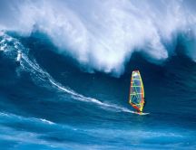 Big waves - dangereous summer sport