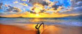 Wonderful sunset at the beach - HD wallpaper