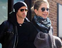 Justin Theroux and Jennifer Aniston with sunglasses