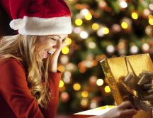 Happiness when open a Christmas present - HD wallpaper
