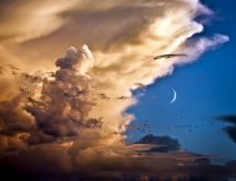 Big fluffy clouds on the sky in the night - HD wallpaper