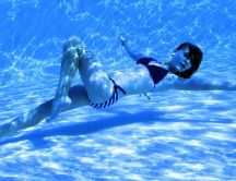 Photo underwater - Wonderful summer pool party