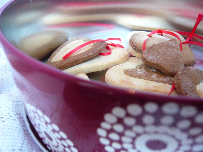 Double heart and red ribbon cookies
