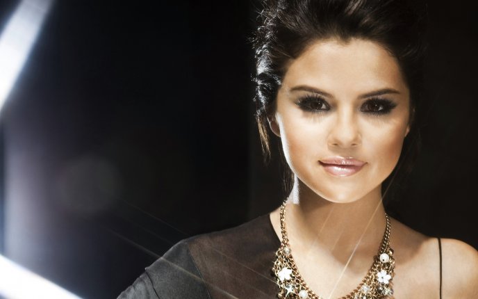 Shiny and beautiful - Selena Gomez