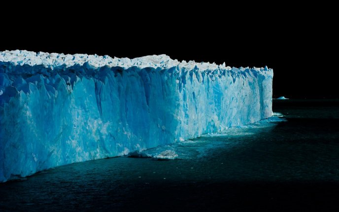 Abstract ice shelf in the dark - HD wallpaper
