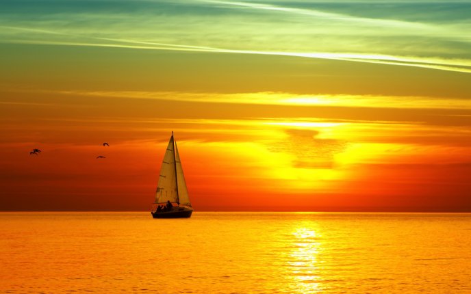 Hot colors of the sun - beautiful sunset over the sea