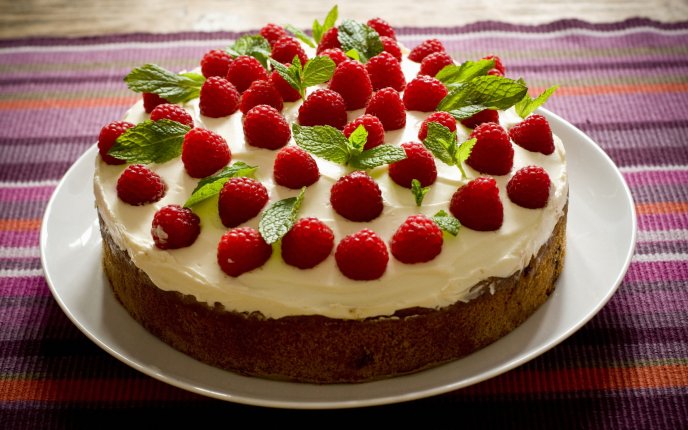 Delicious raspberry cake perfect for the weekend