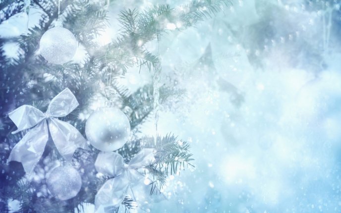 Silver Christmas accessories - HD winter wallpaper