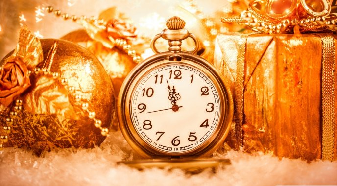 Golden clock for a better year - Happy New Year 2016