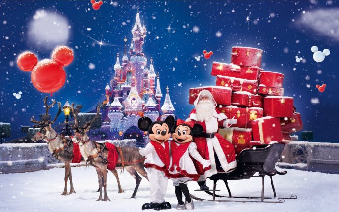 Christmas time on Disneyland Paris-Santa Claus Minnie Mickey