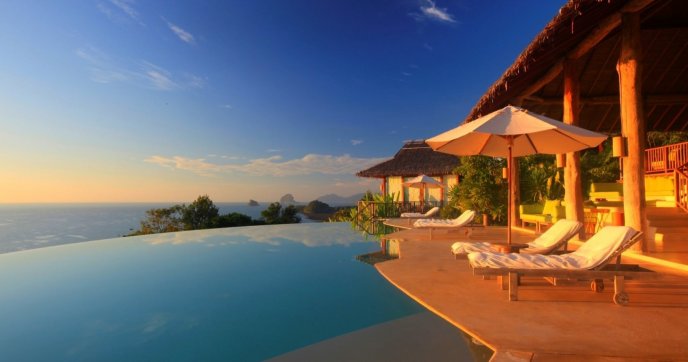 Swimming pool on terrace - Wonderful romantic view