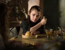 Arya Stark with a knife