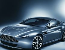 Beautiful car - Aston Martin Vantage V12