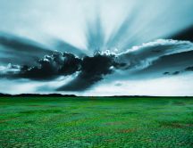 Sunshine penetrate the dark cloud - spring HD wallpaper