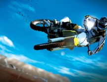 Spectacular jump with motorcycle - HD wallpaper
