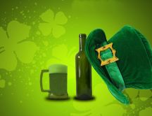 Beer and lucky four-leaf clover - St. Patricks Day