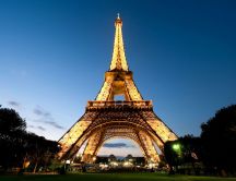 Eiffel tower full of lights - Symbol of Paris