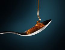 Spoon full with honey - HD wallpaper
