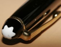 Macro special star - golden pen from Mont Blanc