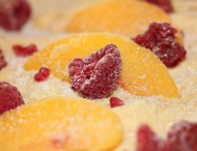 Peaches and raspberries full with sugar - HD wallpaper