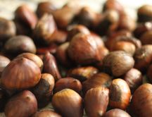 Delicious roasted chestnuts - HD autumn fruits