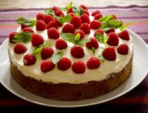 Delicious raspberry cake perfect for the weekend