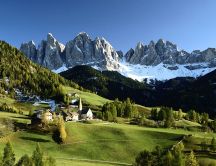 Veduta delle Dolomiti - Italy mountains landscape