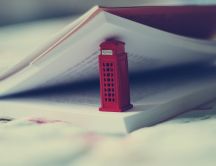 London Telephone box - Funny Bookmark HD wallpaper